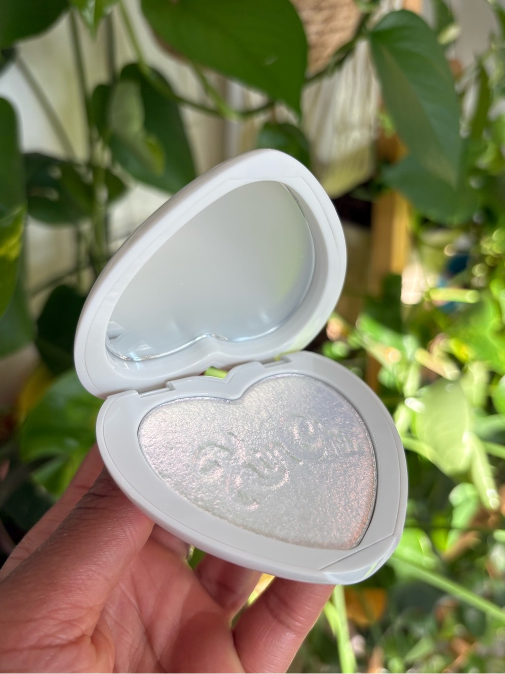 Kimchi Chic Beauty Pearl Gone Wild Pressed Shimmer Highlighter Compact w/ Mirror